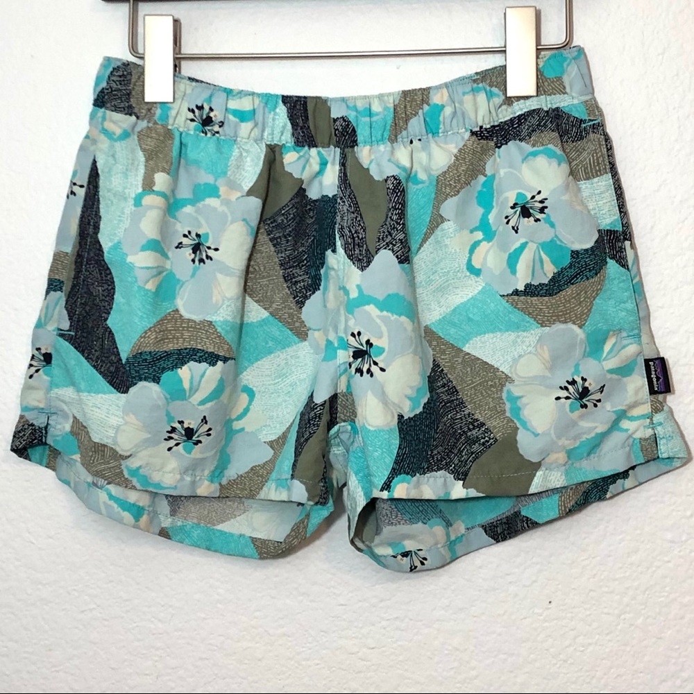 \Patagonia\• Barely Baggies Shorts
